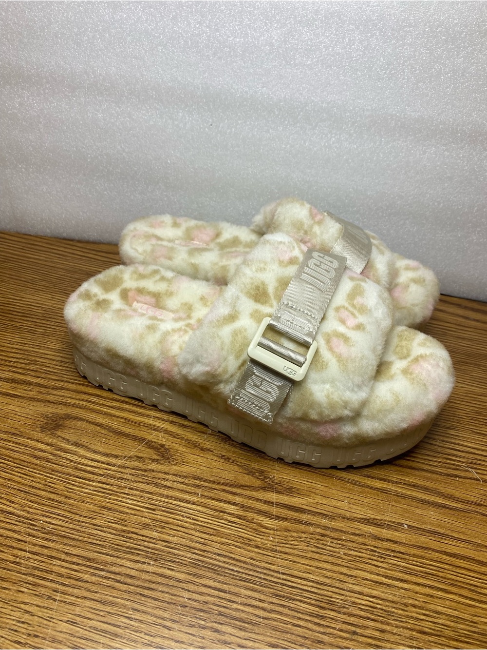 UGG Fluffita Panther Print Slide Platform Slippers Womens Size 8 Pink Faux Fur